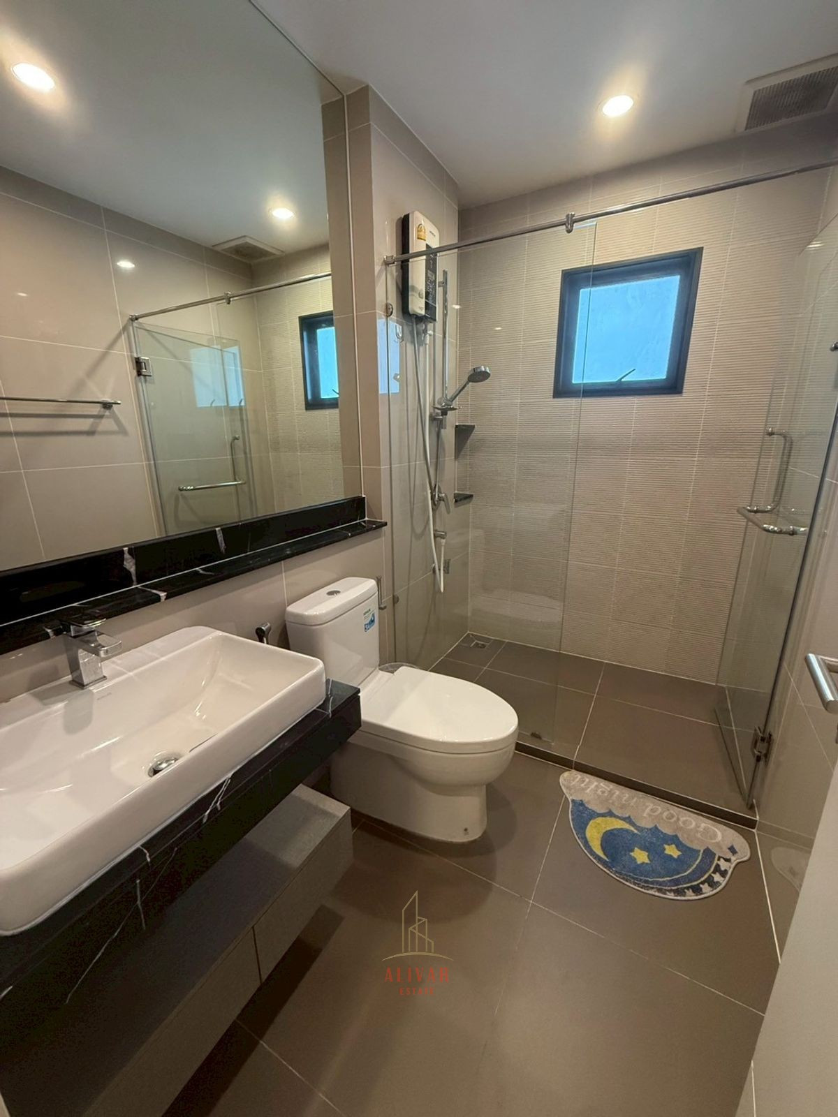 For RentHousePattanakan, Srinakarin : RH120325 For rent, 2-story detached house, corner house, 4 bedrooms at Burasiri Pattanakarn, next to club house.