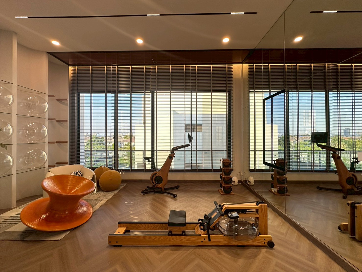 For SaleHousePattanakan, Srinakarin : For sale luxury house in Pattanakarn✨4 bedroom 421 sq.m fully furnished with show unit 42.5 mb negotiable Tel 0863692224