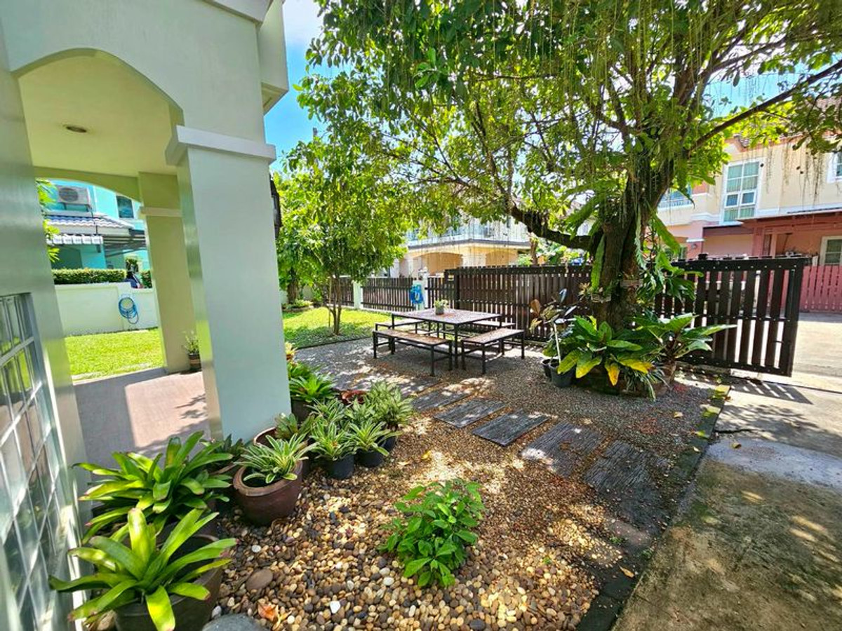 For SaleHousePathum Thani,Rangsit, Thammasat : Single house for sale, 90 sq m, Charlotteville Village. (Charlotte's Ville) Soi Hathairat 74 - Sai Mai, beautiful garden, ready to move in. Bueng Kham Proi Subdistrict, Lam Luk Ka District, Pathum Thani