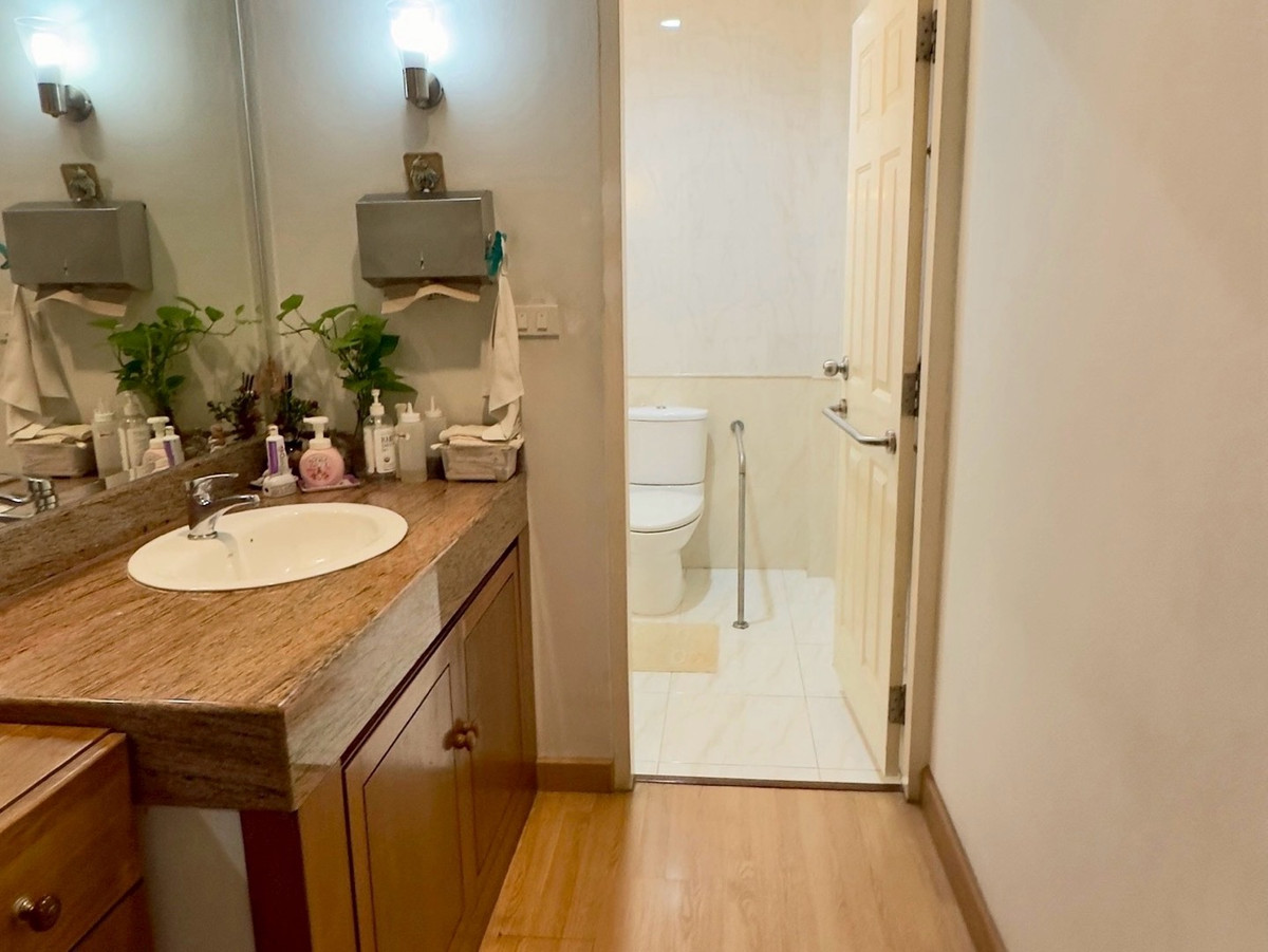 ขายบ้านแจ้งวัฒนะ เมืองทอง : บ้านเดี่ยว 2 ชั้น โครงการแกรนด์คาแนล ประชาชื่น , นนทบุรี เนื้อที่ 73.5 ตรว. 370 ตรม. หลังมุม  เฟอร์พร้อม Move in