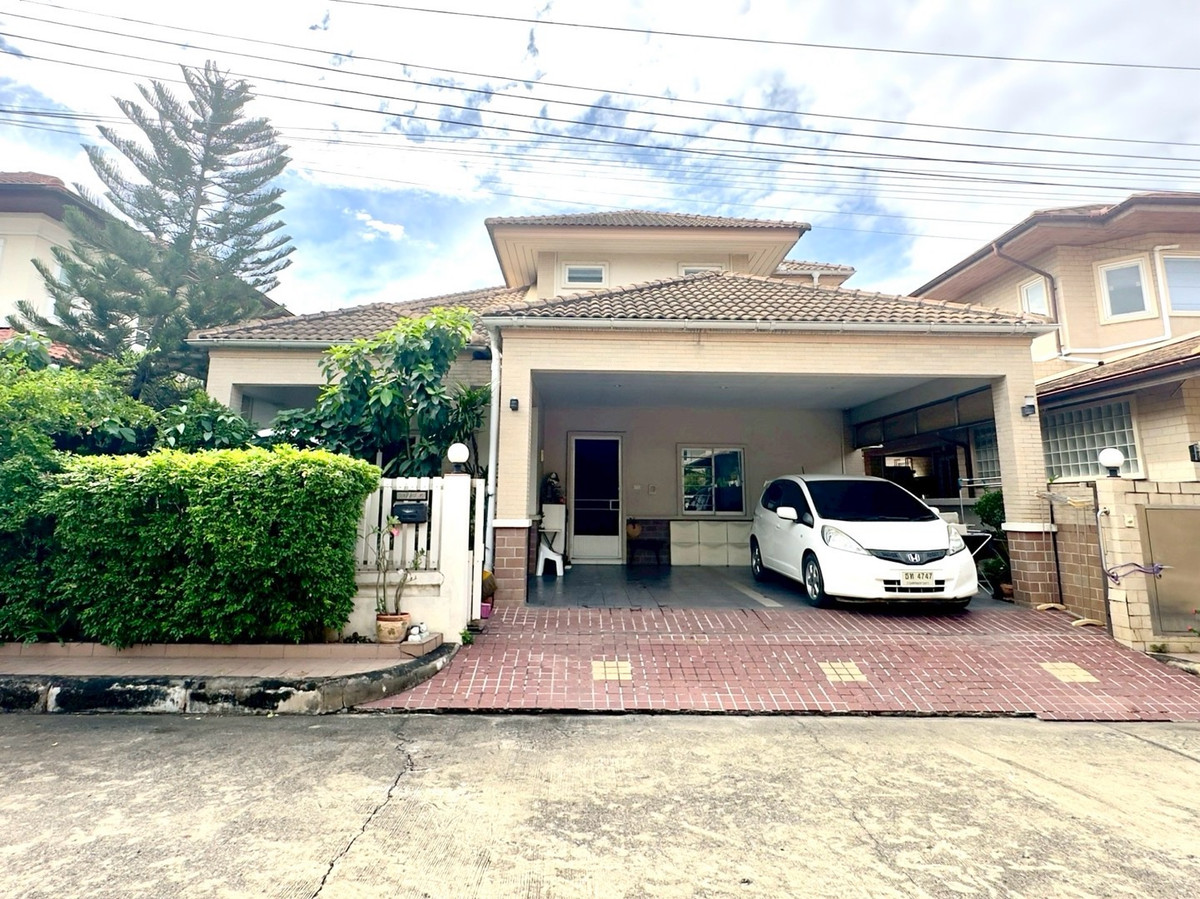 For SaleHouseChaengwatana, Muangthong : 2-story detached house, Grand Canal Project, Prachachuen, Nonthaburi, area 73.5 sq m., 370 sq m., corner unit, furnished, ready to move in.