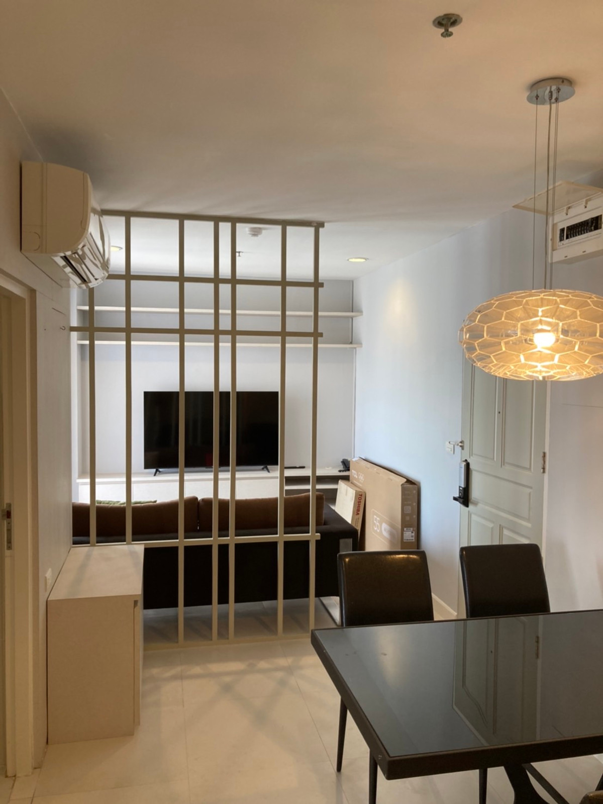 For RentCondoRatchathewi,Phayathai : For rent Pathumwan Resort, completely renovated room.