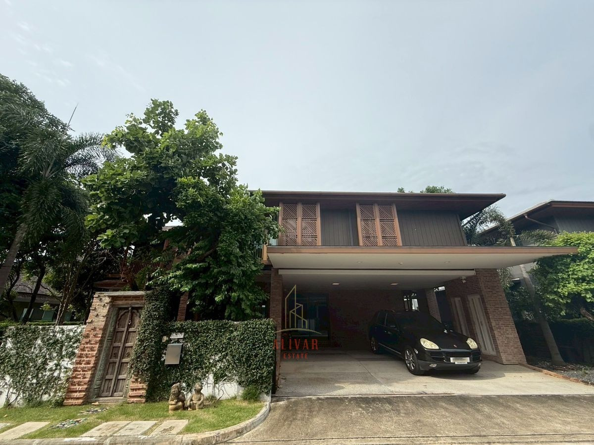 For RentHousePattanakan, Srinakarin : RH120325 For rent, 2-story detached house, corner house, 4 bedrooms at Burasiri Pattanakarn, next to club house.