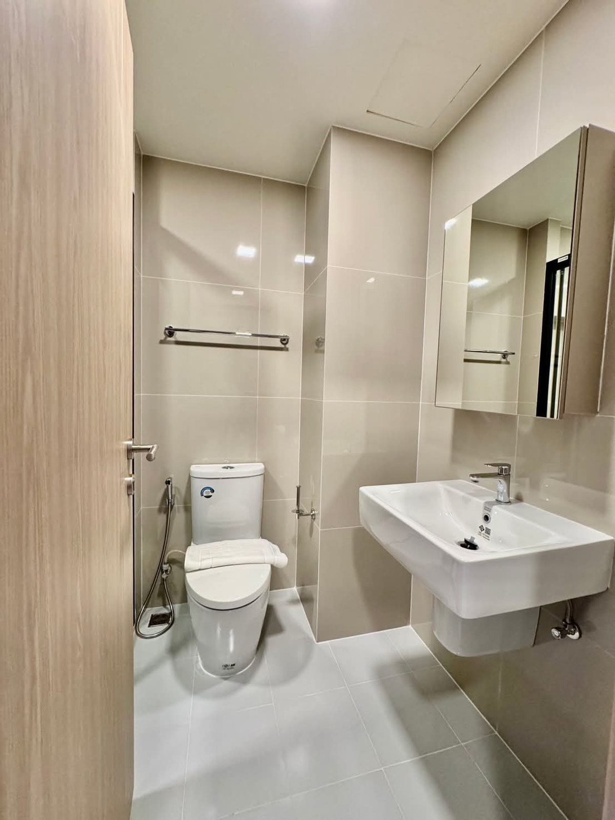 For RentCondoWongwianyai, Charoennakor : Flo by Sansiri 1bed 29.5 Sqm Fullyfurnish,Welcome Foreign 15,000-