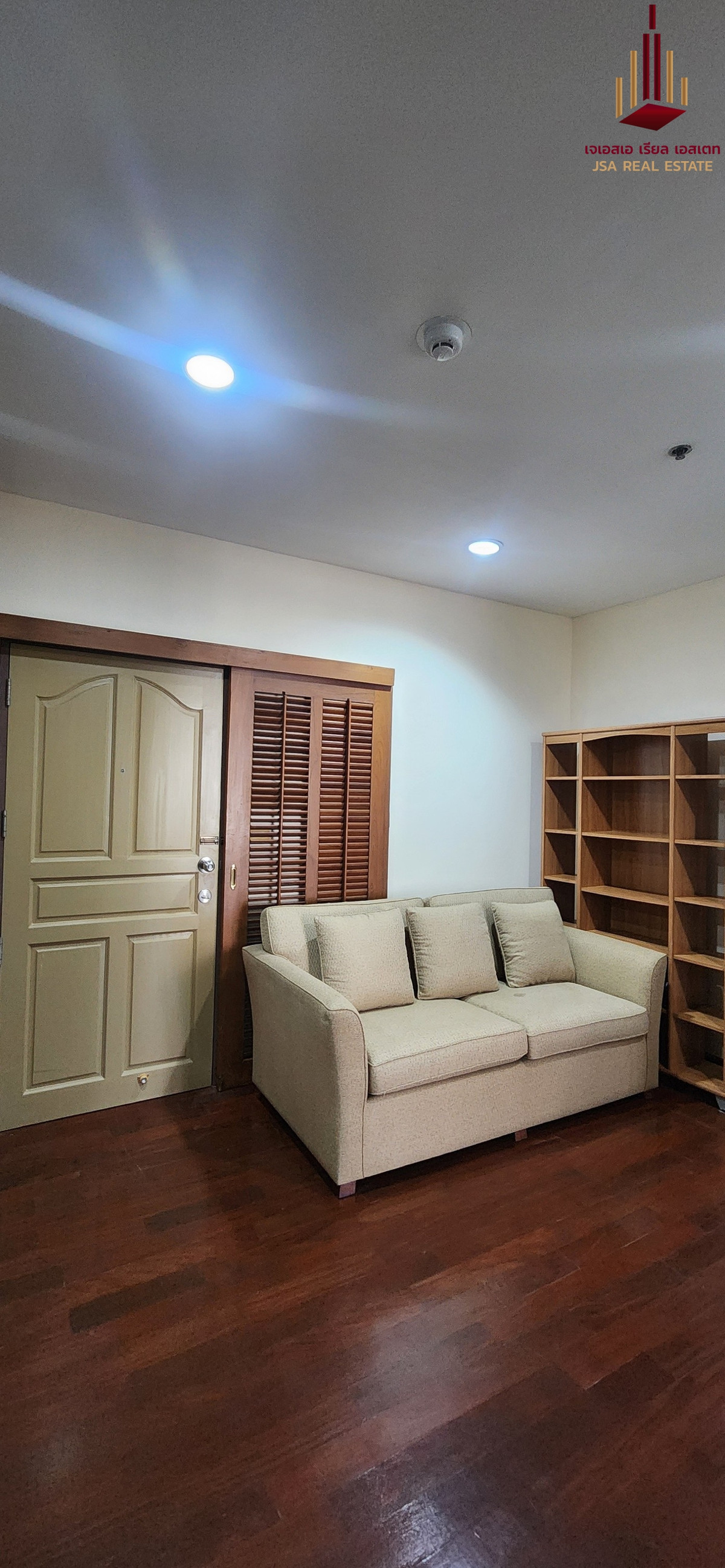 For RentCondoRatchathewi,Phayathai : ✨ For Rent: Pathumwan Resort Condo ✨ 💰 Only 31,000 THB/month