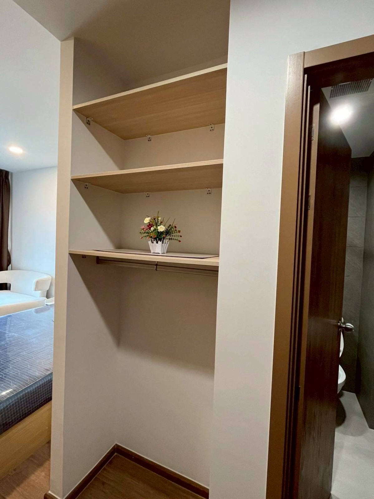 For RentCondoRamkhamhaeng, Hua Mak : For rent ✨ The Livin Ramkhamhaeng ✨ near MRT Interchange Lamsalee, fully furnished and equipped with appliances