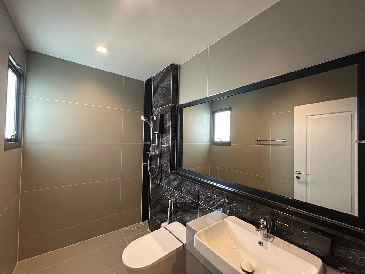 บ้านบางนา แบริ่ง ลาซาล : ให้เช่า / ขายบ้านเเกรนด์บางกอกบูเลอวาร์ด ราคาเสนอได้ค่ะ