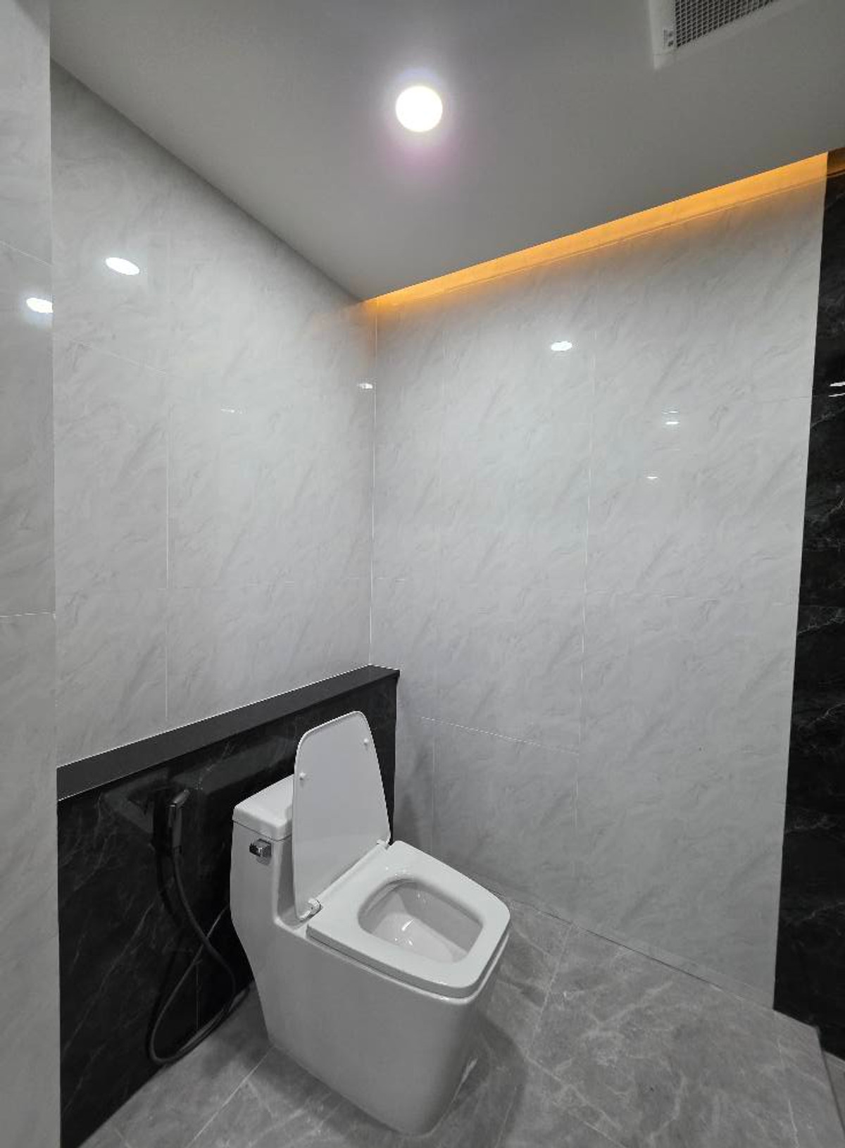 For SaleHousePattaya, Bangsaen, Chonburi : House with land Soi Sukhumvit - Pattaya 15 - 17 / 3 bedrooms (for sale), House & Land Soi Sukhumvit - Pattaya 15 - 17 / 3 Bedrooms (FOR SALE) BEWN006