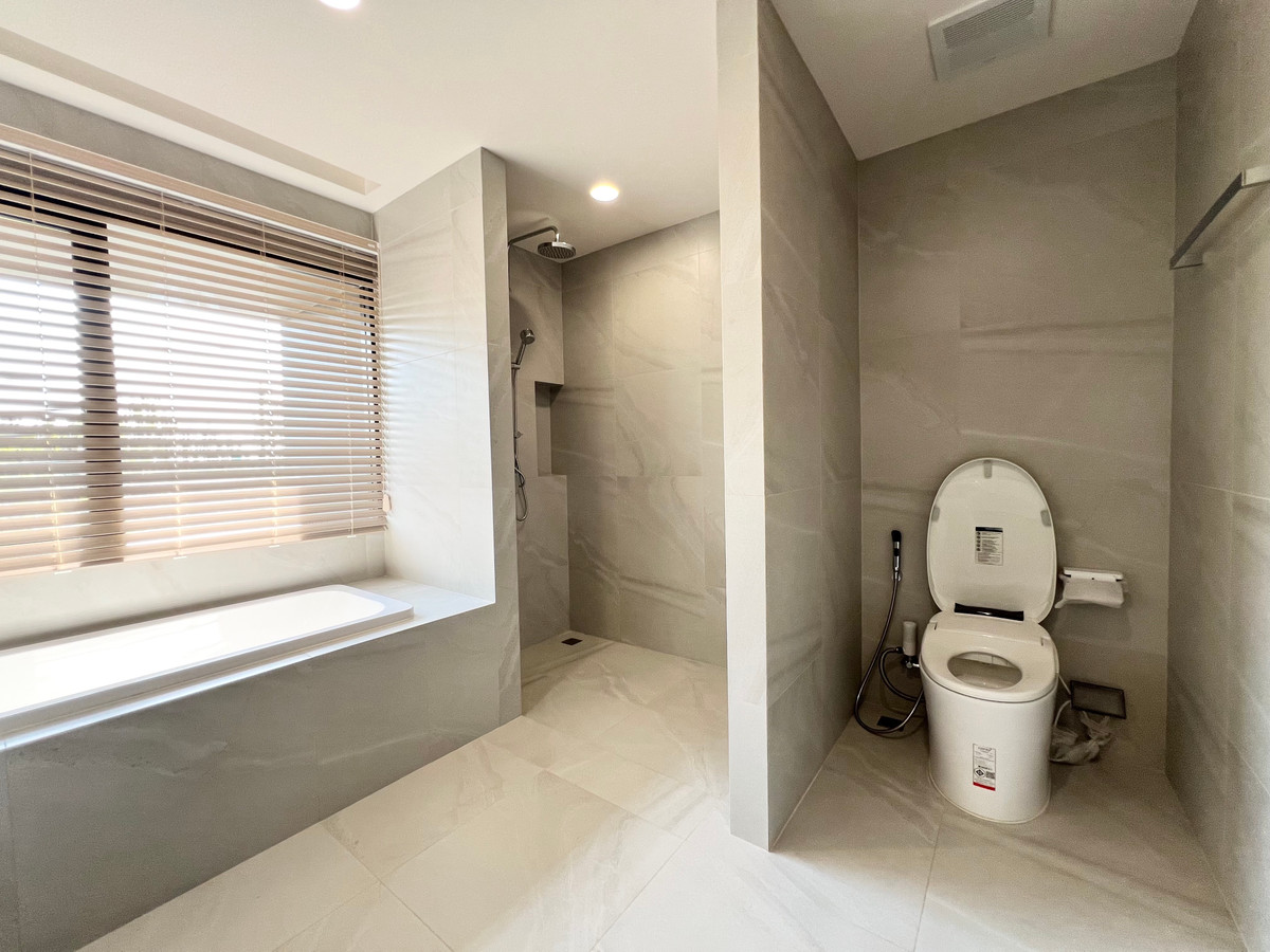 For RentHousePattanakan, Srinakarin : For rent: Single house, Noble Norse, Krungthep Kreetha, 4 bedrooms, garden view, fully furnished.