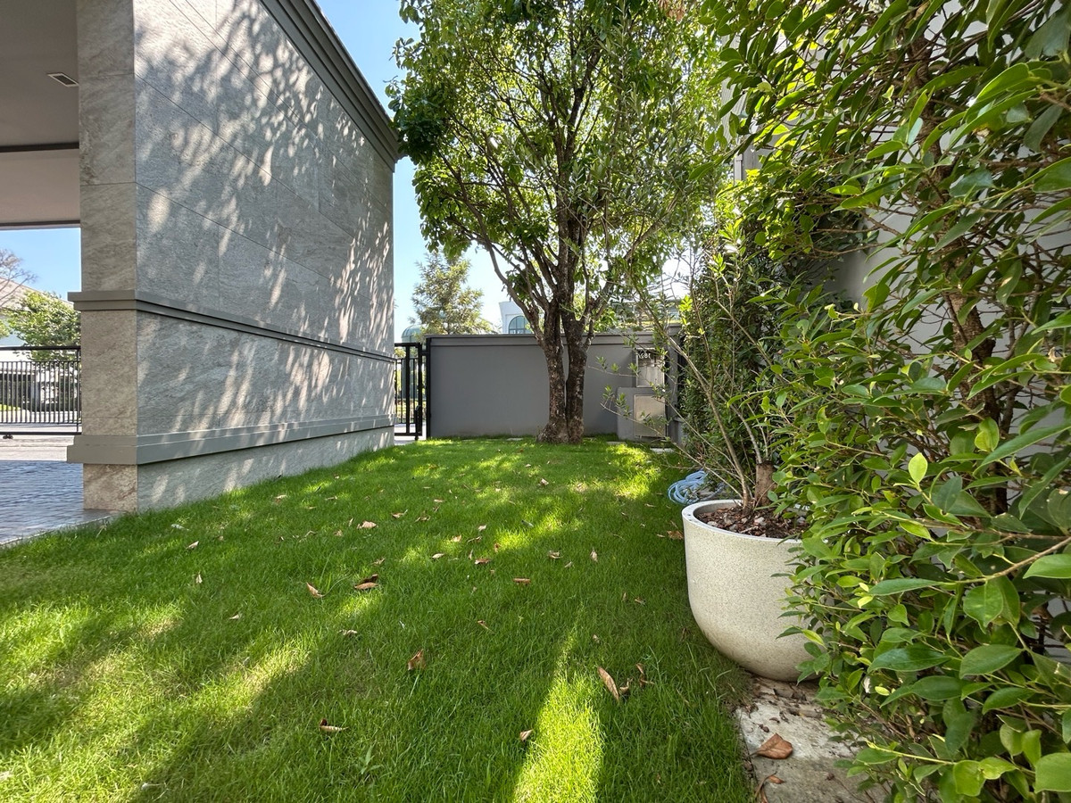 บ้านบางนา แบริ่ง ลาซาล : ให้เช่า / ขายบ้านเเกรนด์บางกอกบูเลอวาร์ด ราคาเสนอได้ค่ะ