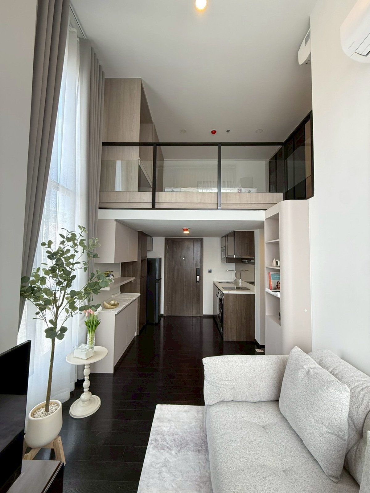 ให้เช่าคอนโดสุขุมวิท อโศก ทองหล่อ : 🏙 For Rent: Park Origin Thonglor — Duo Space Unit 📍 31st Floor | 45 sq.m. |