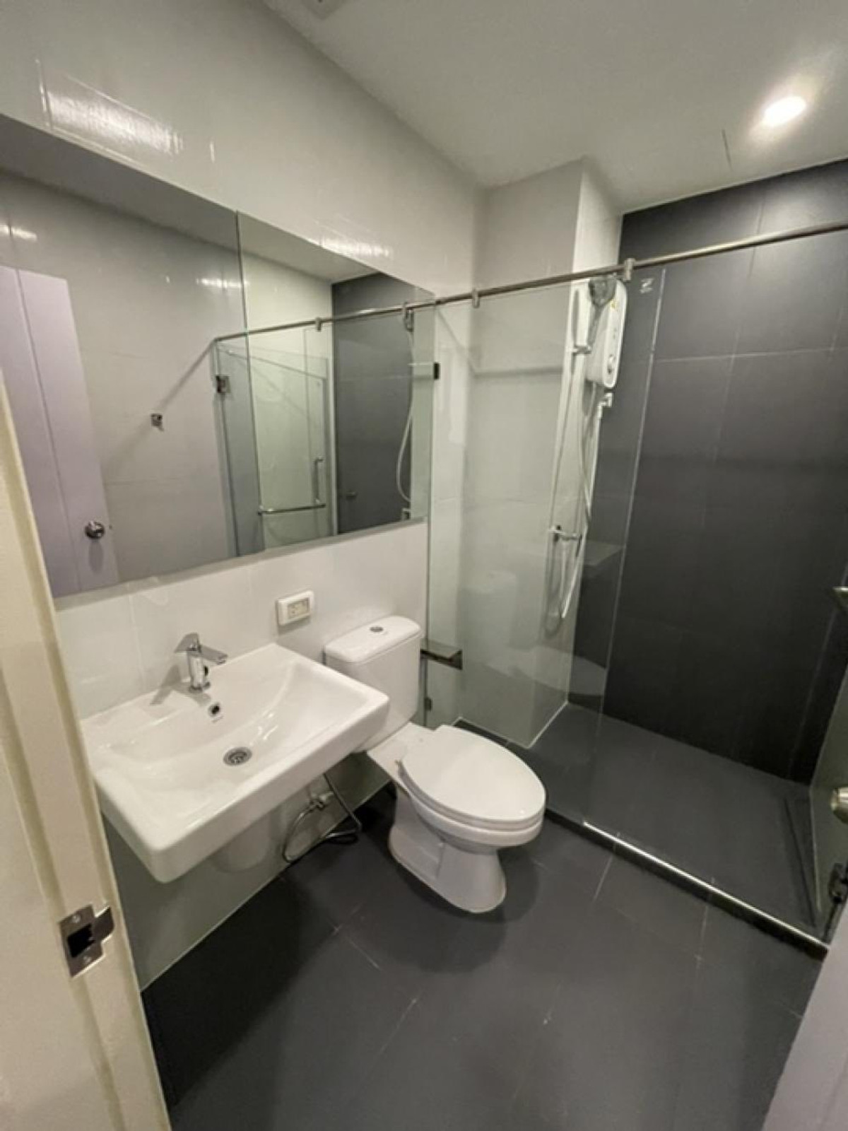 For RentCondoMin Buri, Romklao : For rent 📍 The Origin Ram 209 Interchange 📍 Fully furnished and equipped, near MRT Minburi