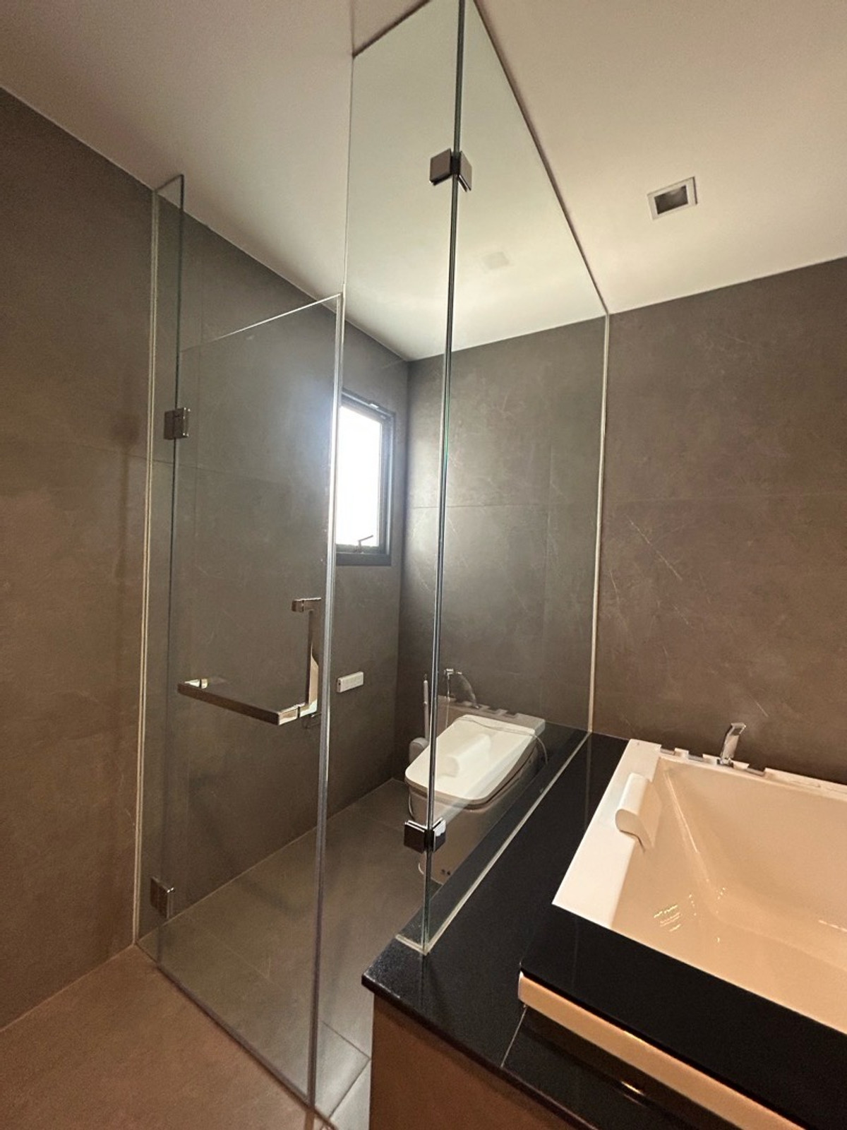 บ้านบางนา แบริ่ง ลาซาล : ให้เช่า / ขายบ้านเเกรนด์บางกอกบูเลอวาร์ด ราคาเสนอได้ค่ะ