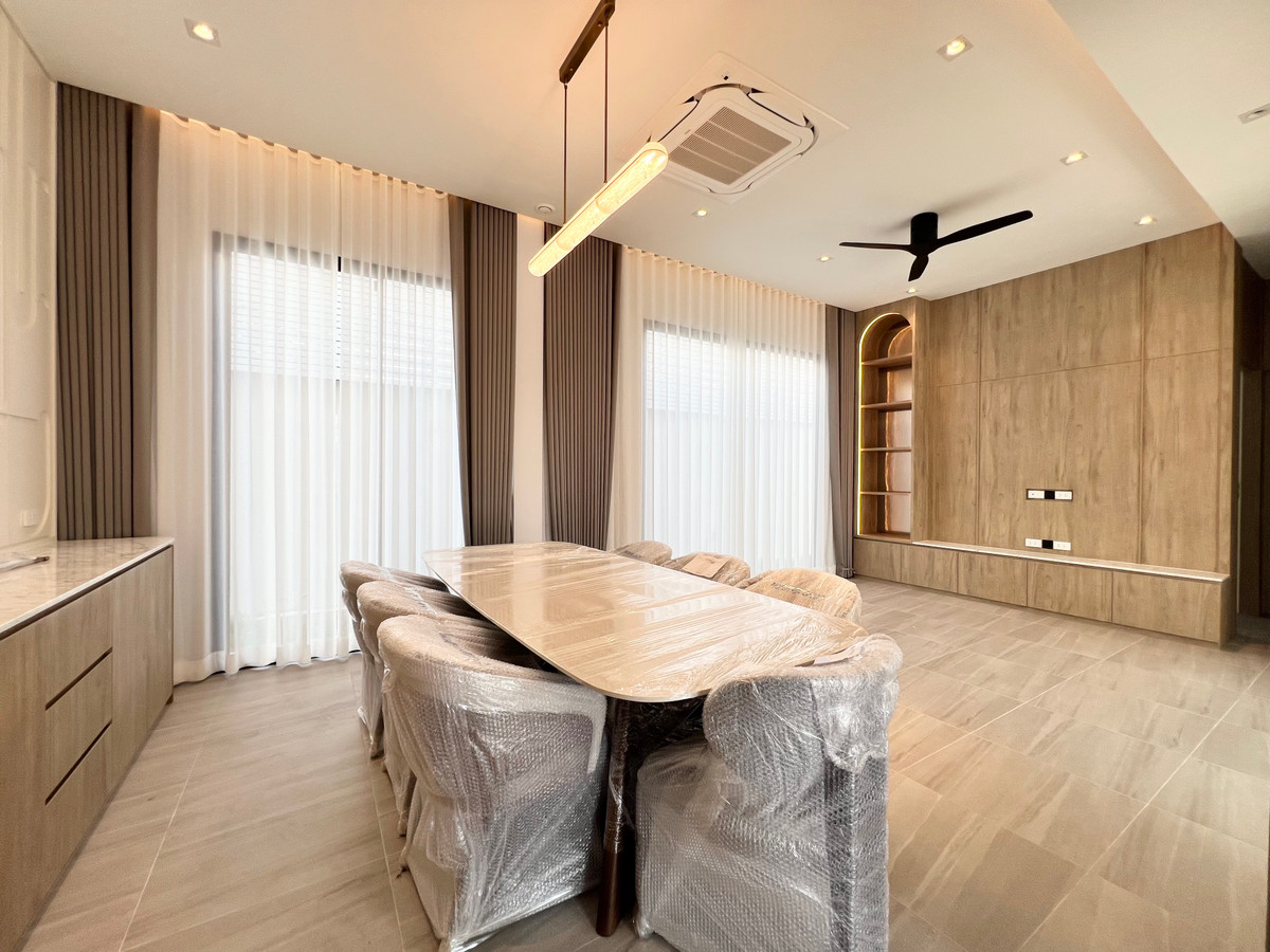 For RentHousePattanakan, Srinakarin : For rent: Single house, Noble Norse, Krungthep Kreetha, 4 bedrooms, garden view, fully furnished.