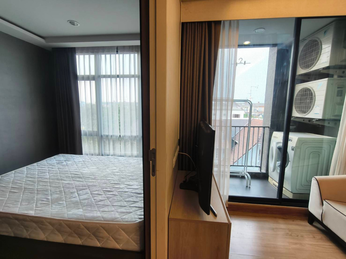 For RentCondoLadprao101, Happy Land, The Mall Bang Kapi : Condo for rent, The Unique Ekkamai-Ramintra (behind CDC), 1 bedroom, 1 bathroom, 11000 baht.