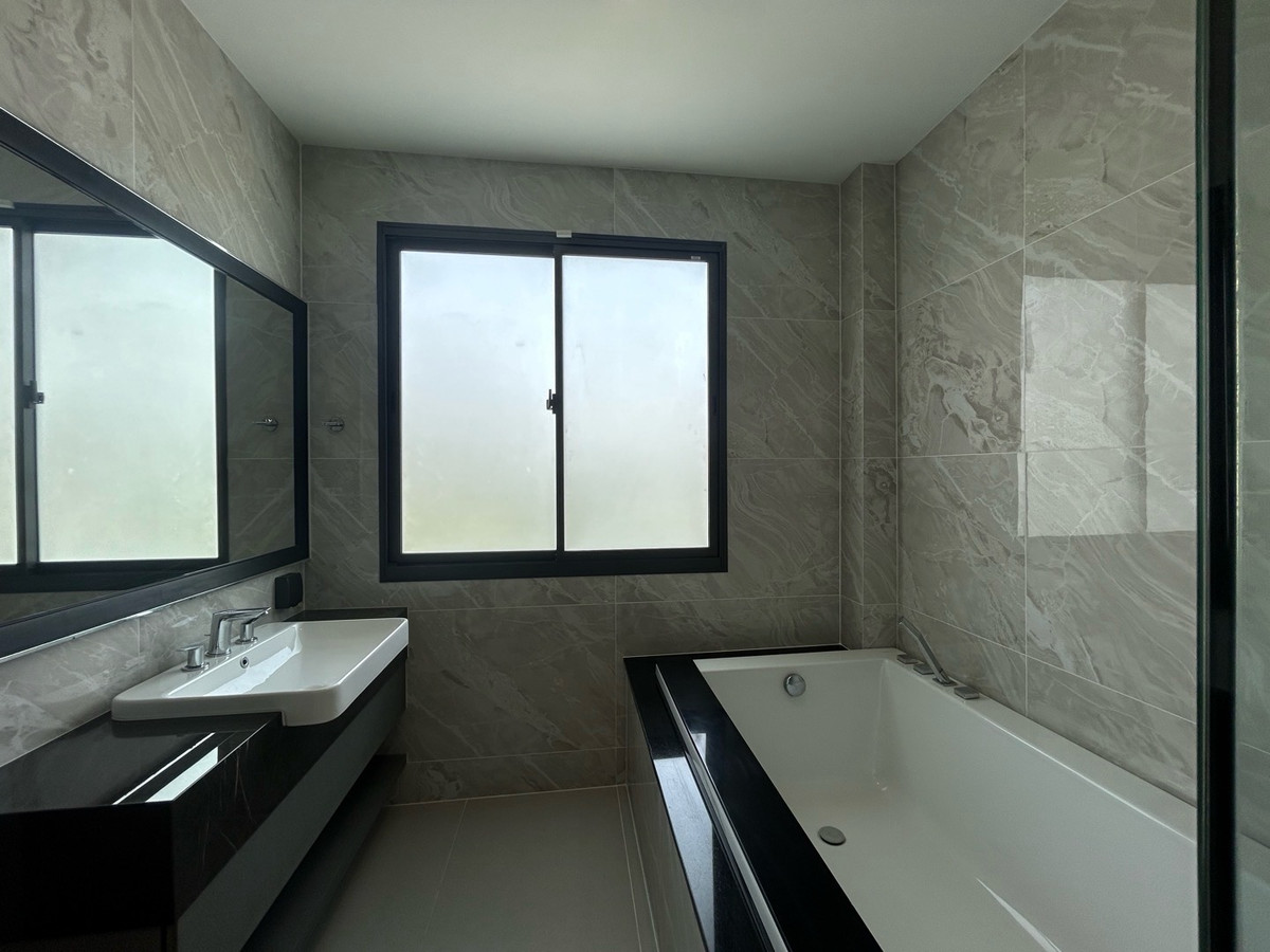 บ้านบางนา แบริ่ง ลาซาล : ให้เช่า / ขายบ้านเเกรนด์บางกอกบูเลอวาร์ด ราคาเสนอได้ค่ะ