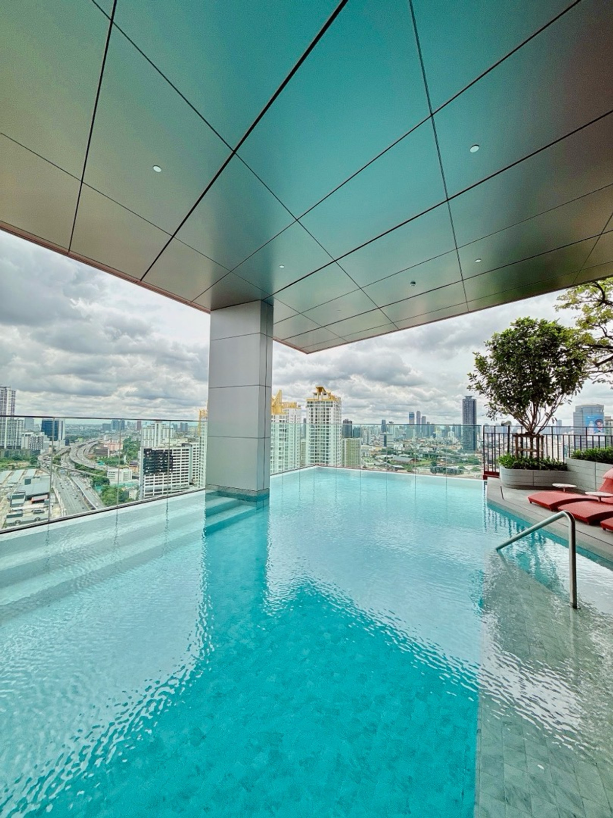 ขายคอนโดพระราม 9 เพชรบุรีตัดใหม่ RCA : 𝐓𝐇𝐄 𝐁𝐀𝐒𝐄 𝐔𝐑𝐁𝐀𝐍 𝐑𝐀𝐌𝐀𝟗 𝐅𝐫𝐞𝐞 ทุกค่าใช่จ่าย ฟรีเงินดาวน์ 𝐎 บาท ผ่อนสบายๆ 𝟖,𝟗𝟎𝟎/เดือน ราคาดีที่สุด 