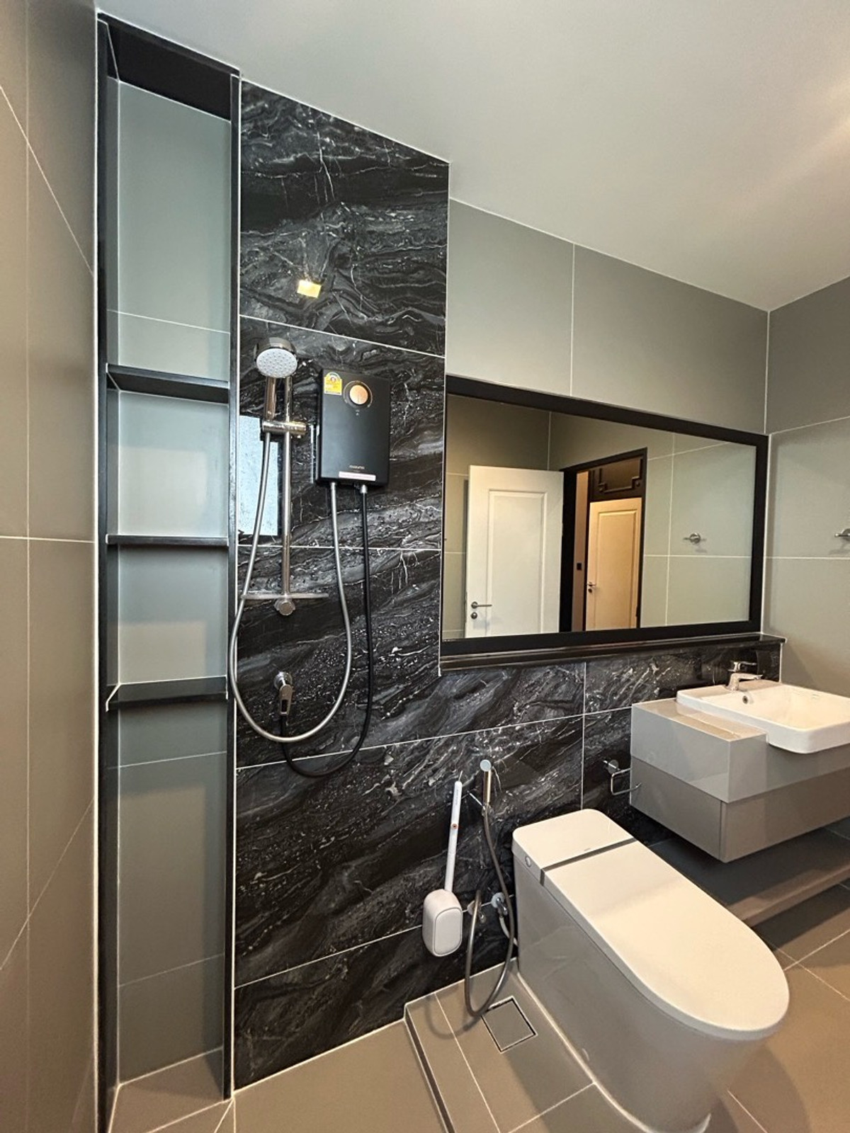 บ้านบางนา แบริ่ง ลาซาล : ให้เช่า / ขายบ้านเเกรนด์บางกอกบูเลอวาร์ด ราคาเสนอได้ค่ะ