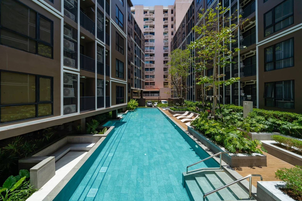 For RentCondoSathorn, Narathiwat : New room, newly decorated (Never been rented) Pool view room for rent, The Shade Sathon 1.