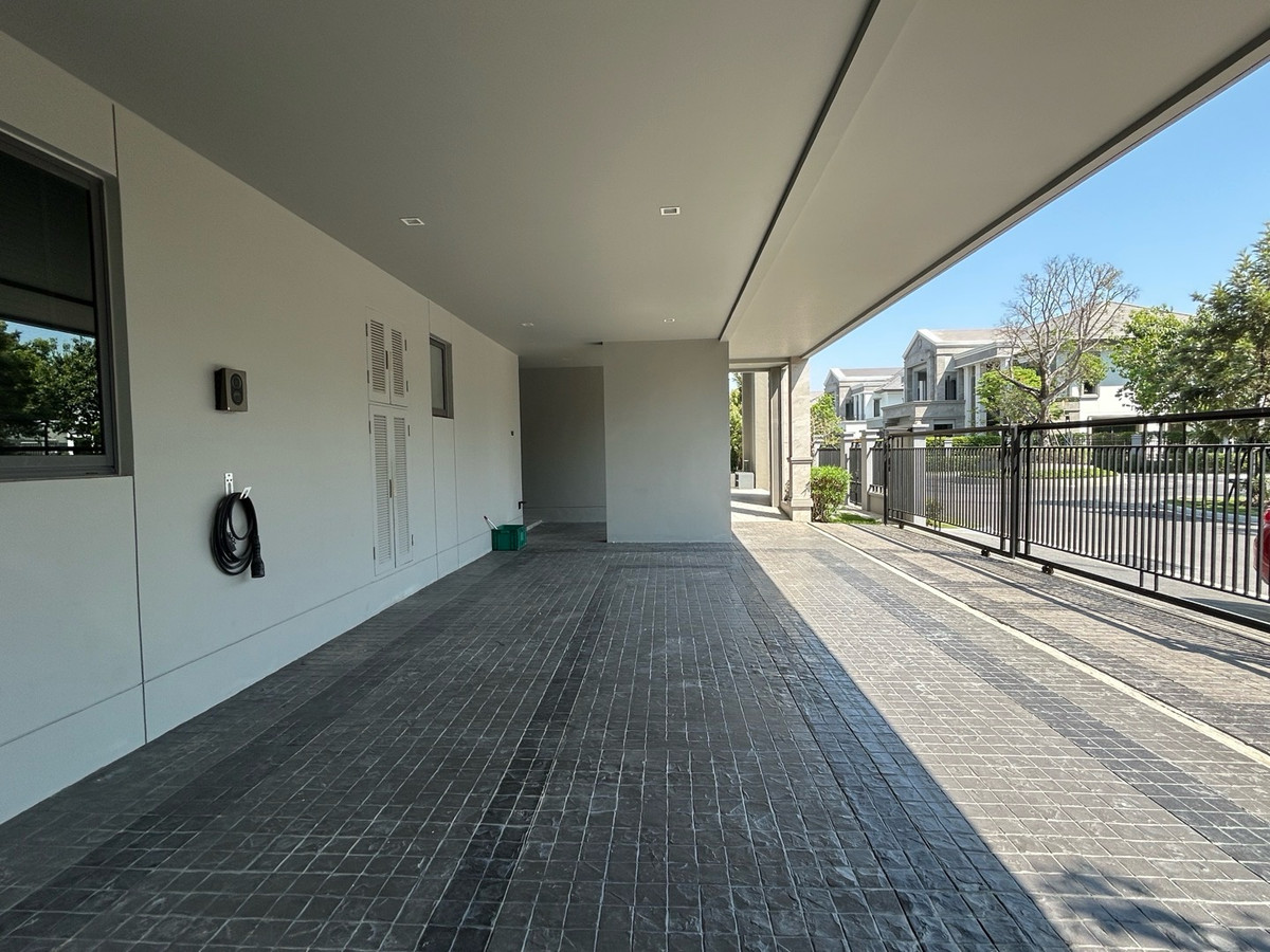 บ้านบางนา แบริ่ง ลาซาล : ให้เช่า / ขายบ้านเเกรนด์บางกอกบูเลอวาร์ด ราคาเสนอได้ค่ะ