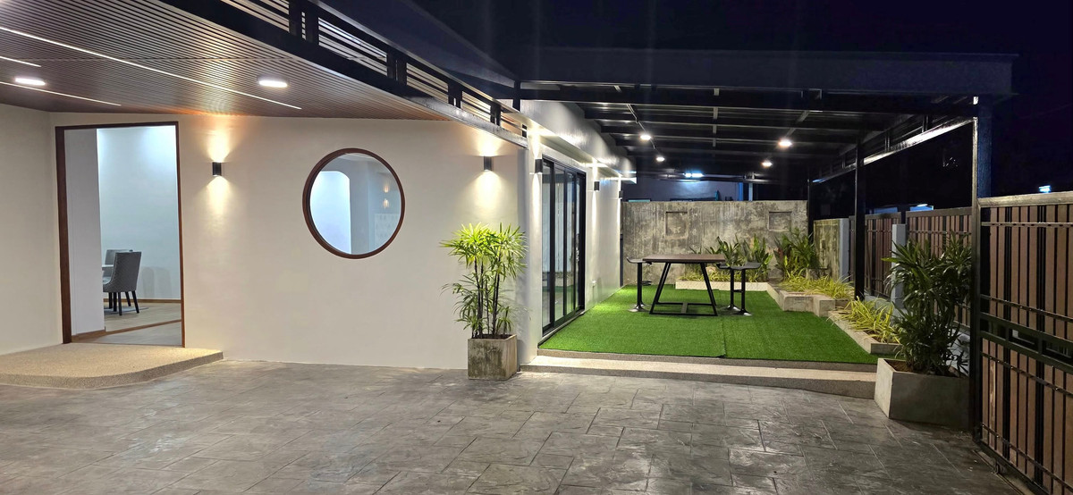 For RentHousePattaya, Bangsaen, Chonburi : House with land Soi Sukhumvit - Pattaya 15 - 17 / 3 bedrooms (for rent), House & Land Soi Sukhumvit - Pattaya 15 - 17 / 3 Bedrooms (FOR RENT) BEWN006