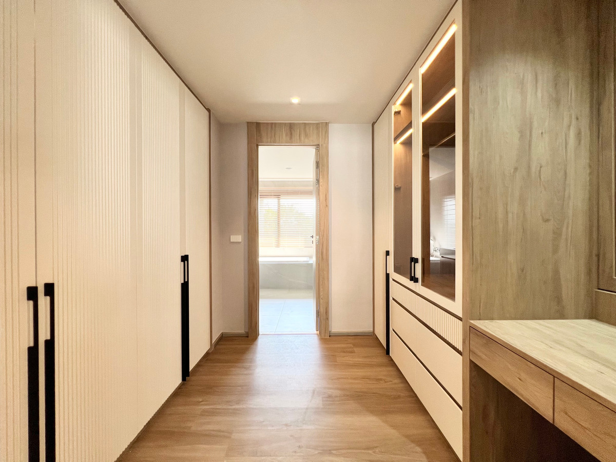 For RentHousePattanakan, Srinakarin : For rent: Single house, Noble Norse, Krungthep Kreetha, 4 bedrooms, garden view, fully furnished.