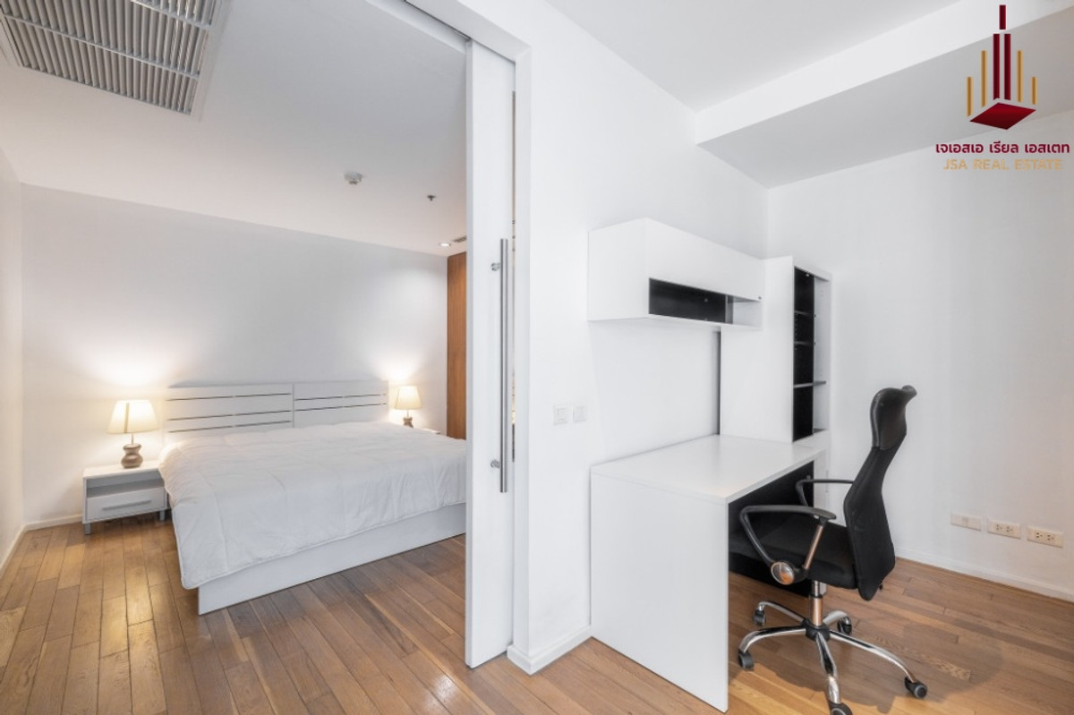 For RentCondoSilom, Saladaeng, Bangrak : ✨ For Rent: The Legend Saladaeng Condo ✨ 💰 Only 45,000 THB/month