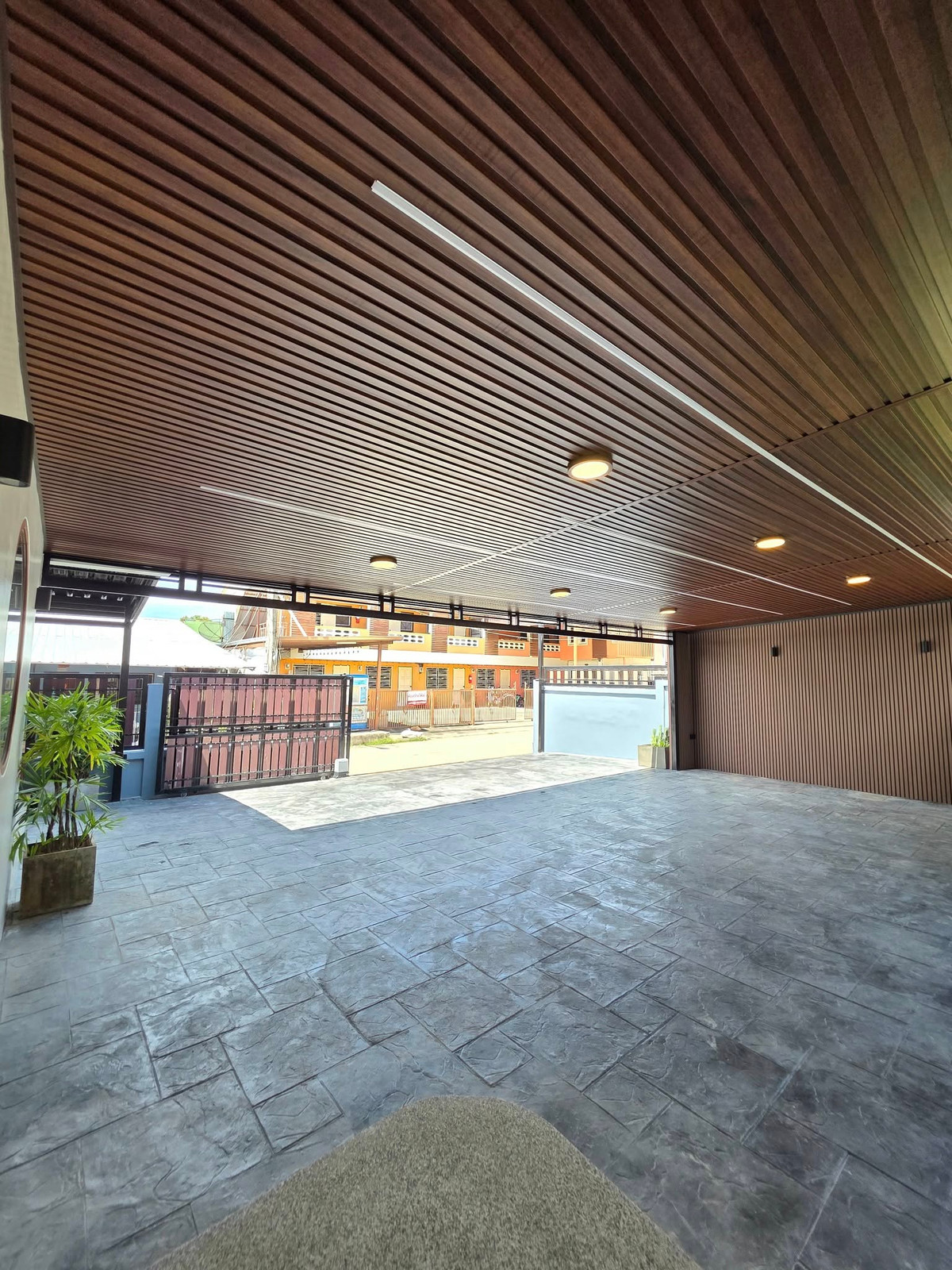 For RentHousePattaya, Bangsaen, Chonburi : House with land Soi Sukhumvit - Pattaya 15 - 17 / 3 bedrooms (for rent), House & Land Soi Sukhumvit - Pattaya 15 - 17 / 3 Bedrooms (FOR RENT) BEWN006