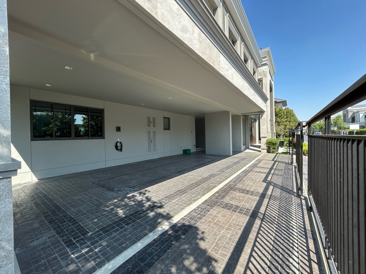 บ้านบางนา แบริ่ง ลาซาล : ให้เช่า / ขายบ้านเเกรนด์บางกอกบูเลอวาร์ด ราคาเสนอได้ค่ะ