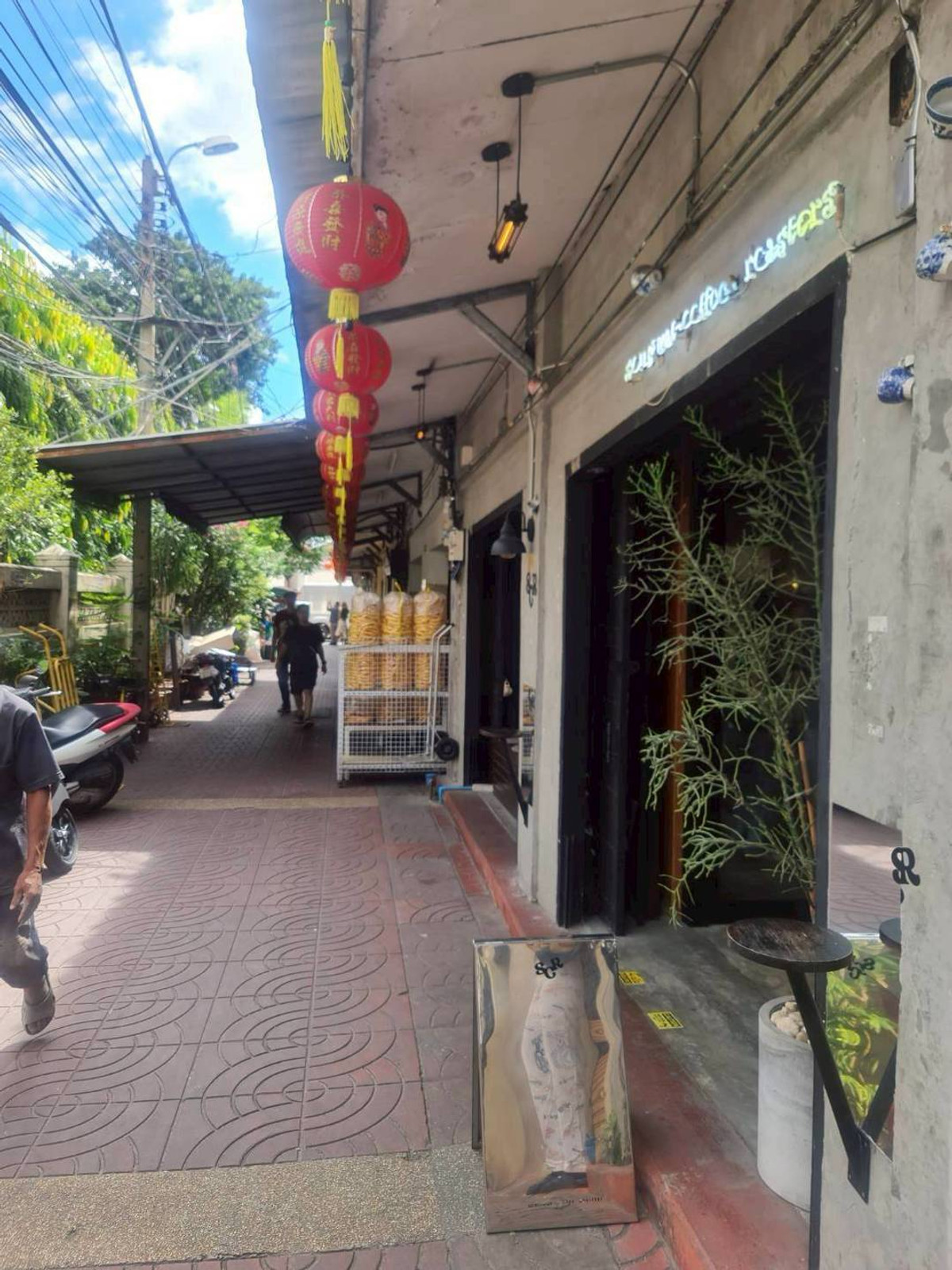 ขายอาคารพาณิชย์เยาวราช บางลำพู : ขายตึกแถว 2 คูหาทรงวาด ติดโรงเรียนเผยอิง ราคาดีมากติดต่อผึ้งรัตติ 061-9419-639