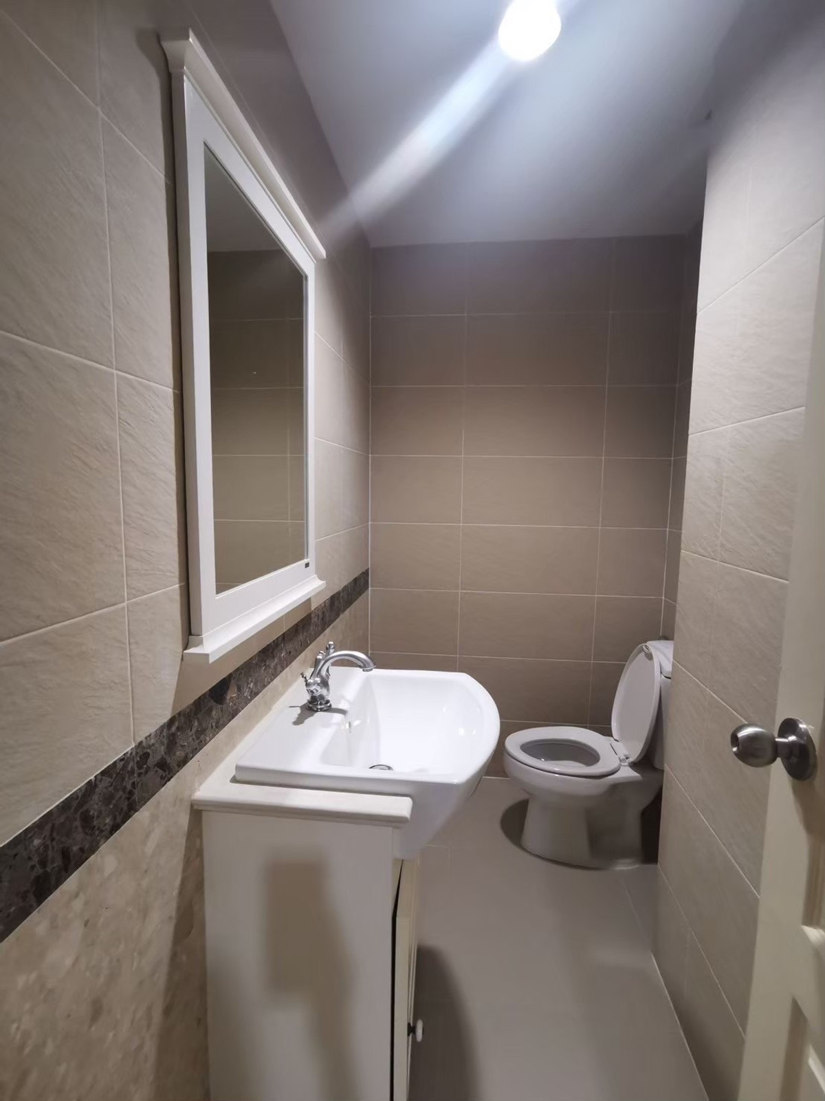 For RentCondoAri,Anusaowaree : Condo for rent at The Crest Phahon Yothin 11 with 2 bedrooms, 1.5 bathrooms, 54.24 sq m. Fully furnished