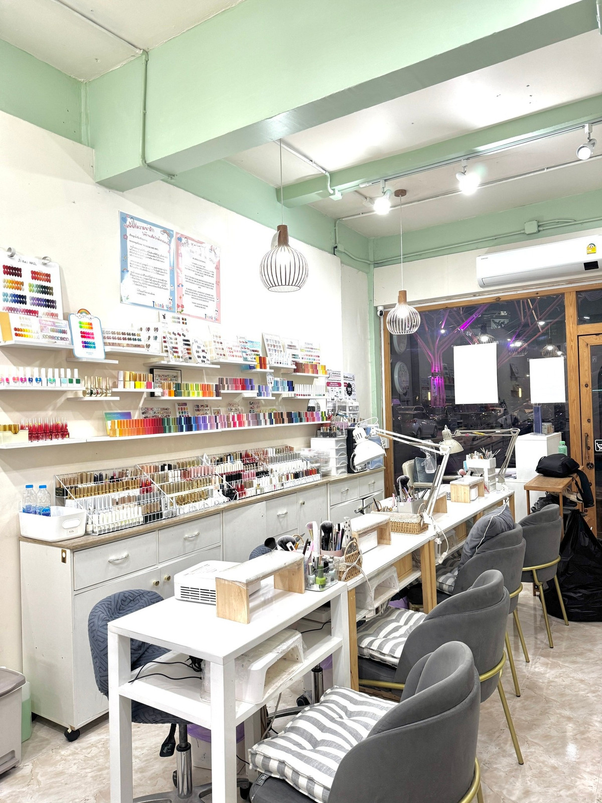 เซ้งร้านค้า/ตลาดนัดสยาม จุฬา สามย่าน : เซ้งร้านเล็บ-ต่อขนตา-แว็กซ์ บรรทัดทอง พร้อมBanding โครงการ Stadium One ชั้น1 เปิดมา8ปี  ใกล้ BTS