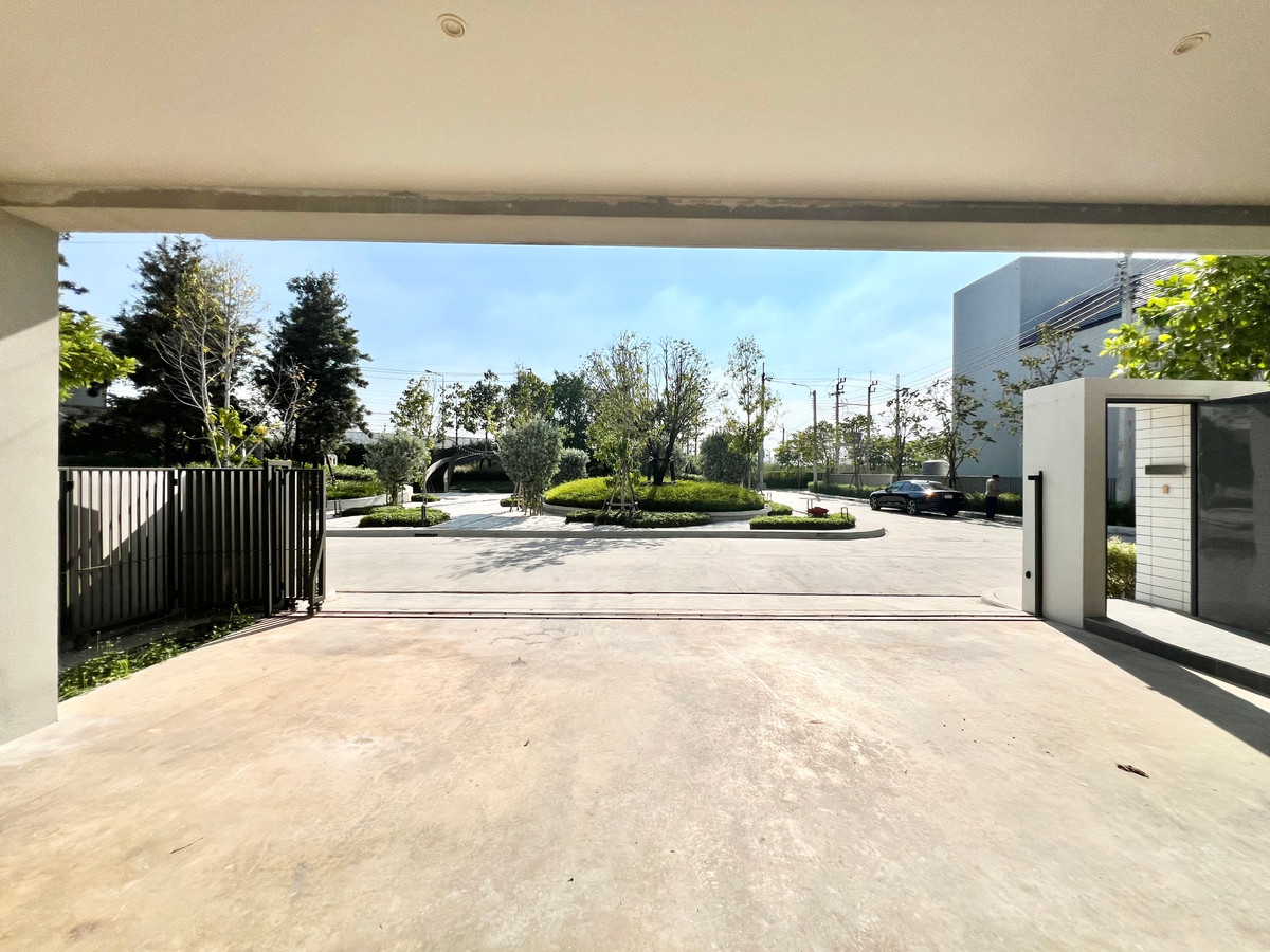 For RentHousePattanakan, Srinakarin : For rent: Single house, Noble Norse, Krungthep Kreetha, 4 bedrooms, garden view, fully furnished.