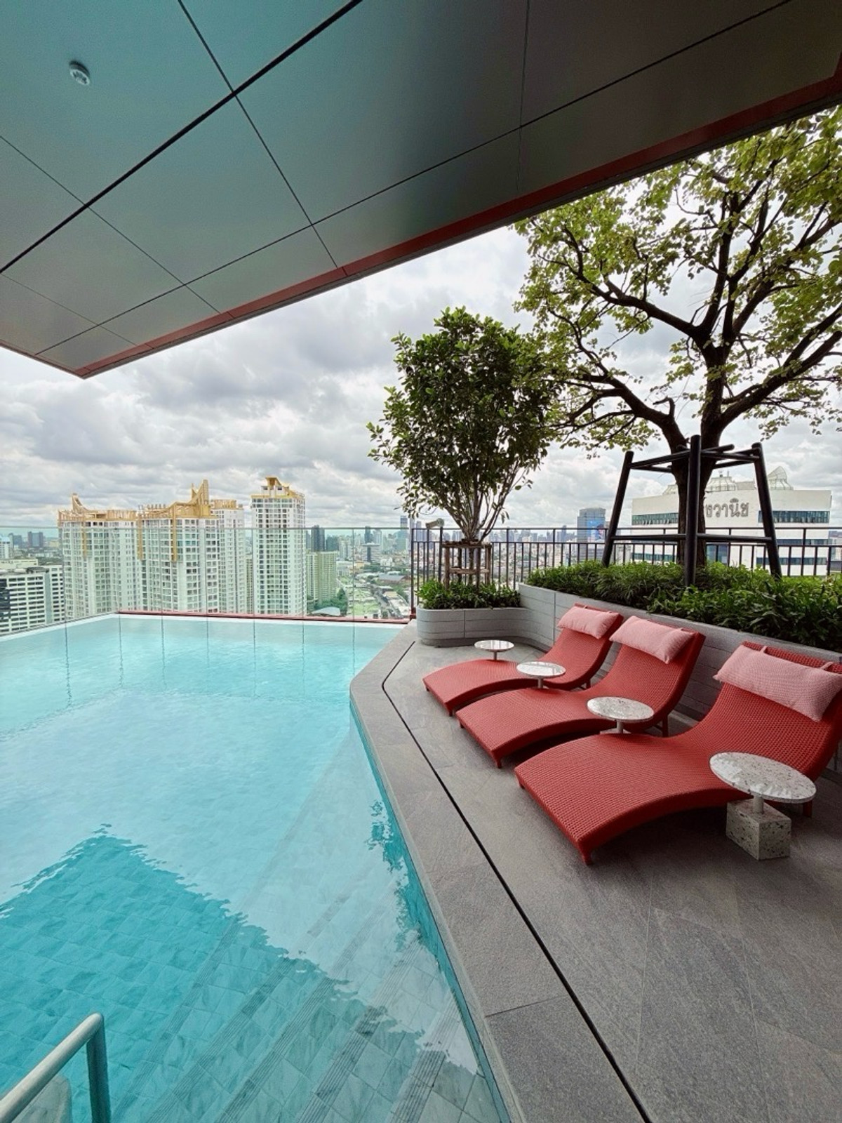 ขายคอนโดพระราม 9 เพชรบุรีตัดใหม่ RCA : 𝐓𝐇𝐄 𝐁𝐀𝐒𝐄 𝐔𝐑𝐁𝐀𝐍 𝐑𝐀𝐌𝐀𝟗 𝐅𝐫𝐞𝐞 ทุกค่าใช่จ่าย ฟรีเงินดาวน์ 𝐎 บาท ผ่อนสบายๆ 𝟖,𝟗𝟎𝟎/เดือน ราคาดีที่สุด 