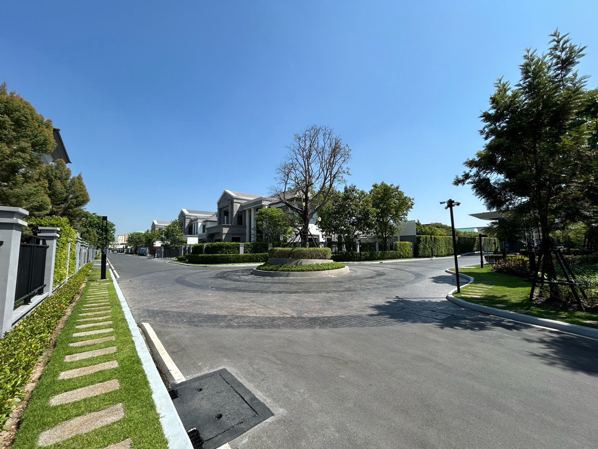 บ้านบางนา แบริ่ง ลาซาล : ให้เช่า / ขายบ้านเเกรนด์บางกอกบูเลอวาร์ด ราคาเสนอได้ค่ะ