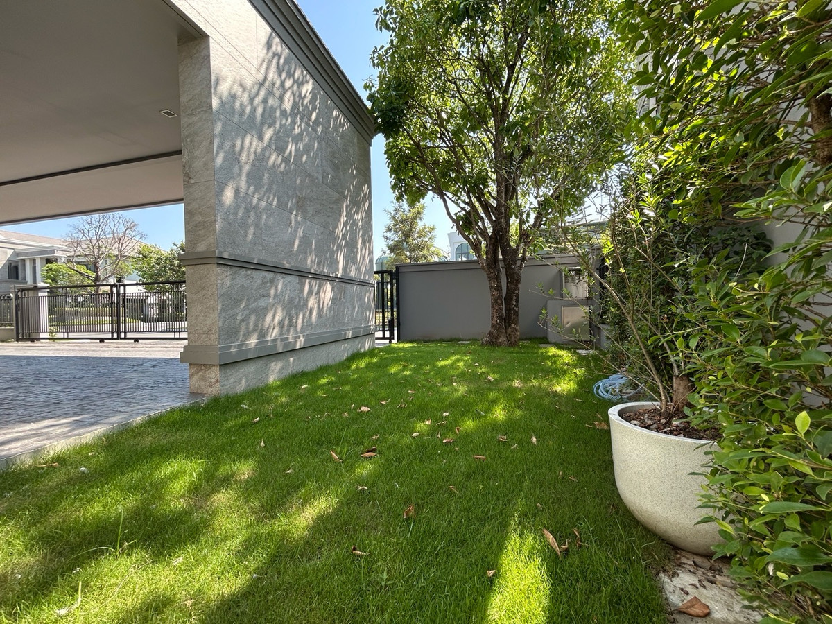 บ้านบางนา แบริ่ง ลาซาล : ให้เช่า / ขายบ้านเเกรนด์บางกอกบูเลอวาร์ด ราคาเสนอได้ค่ะ