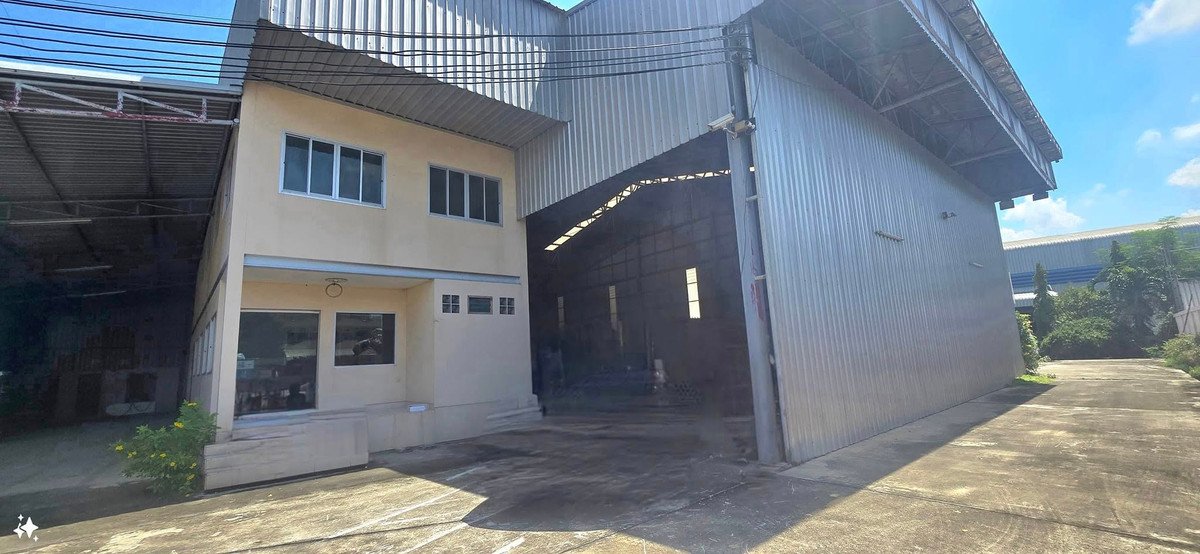 For RentWarehousePathum Thani,Rangsit, Thammasat : HR3090 warehouse for rent with office Lat Lum Kaeo area, next to Road 346, near Kanchanaphisek Ring Road, only 2 km., with 3-phase electrical system.