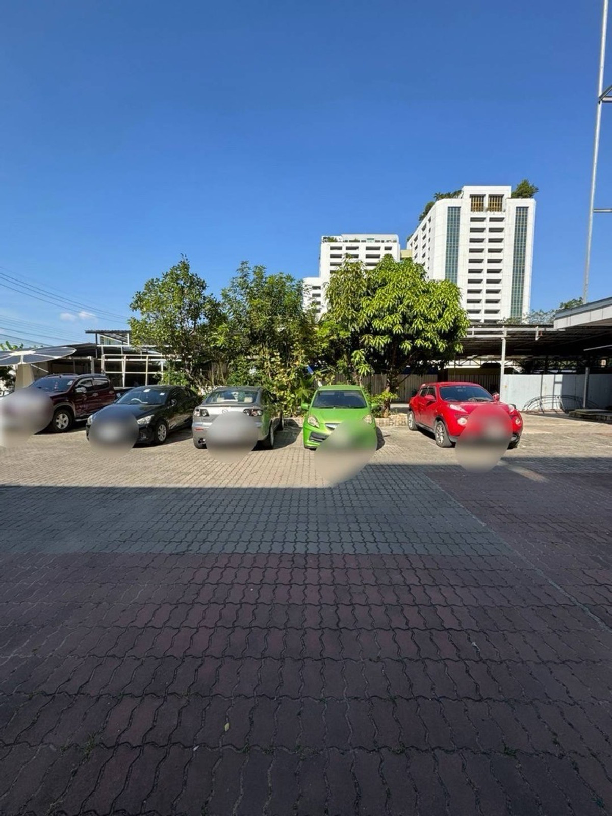 For RentOfficeBangna, Bearing, Lasalle : Single building 2,260 square meters, 6 floors, has elevator, 10 parking spaces, can rent more @ Bangna, near Central, international schools and Mega Bangna.