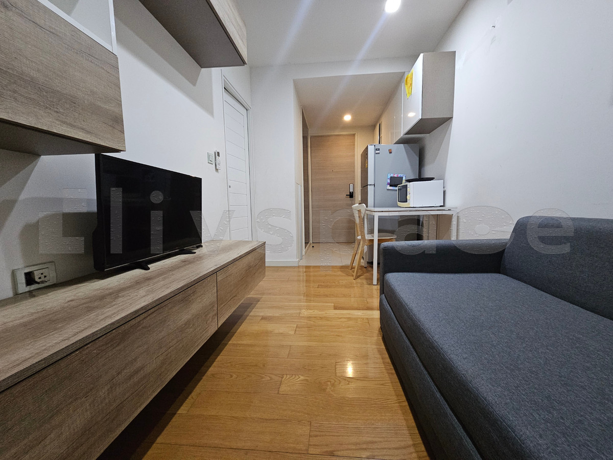 For RentCondoSilom, Saladaeng, Bangrak : ▚ LF209ツ For Rent: Condolette Light Convent – 1 Bed 34 sqm. 🏙️🎨 Low-rise Condo in CBD, Freshly Painted Unit, Fully Furnished, Prime Convent-Silom Location