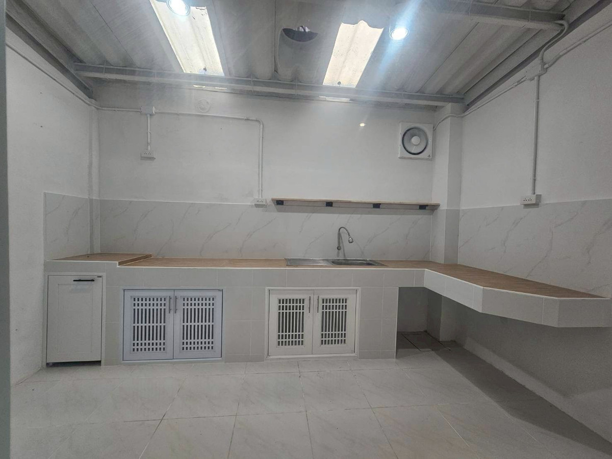 ขายทาวน์โฮมรามคำแหง หัวหมาก : ขายทาวน์เฮาส์ 2 ชั้น หมู่บ้านปรีชา 8 บ้านรีโนเวทใหม่พร้อมอยู่ ราคาดีมาก (N.1936)