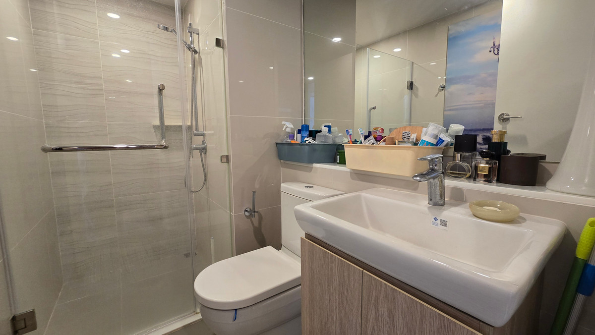 ขายคอนโดคลองเตย กล้วยน้ำไท : ขายด่วน! Life Rama4 Asoke Vertiplex ชั้น33 เพดานสูง 4.4 ม. | วิวสวนเบญจกิติ + สุขุมวิท | เฟอร์ฯแบรนด์หรูครบ พร้อม Art Pieces