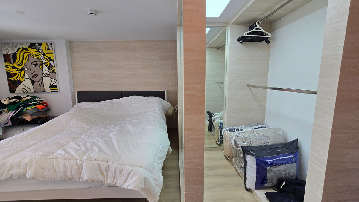 ขายคอนโดคลองเตย กล้วยน้ำไท : ขายด่วน! Life Rama4 Asoke Vertiplex ชั้น33 เพดานสูง 4.4 ม. | วิวสวนเบญจกิติ + สุขุมวิท | เฟอร์ฯแบรนด์หรูครบ พร้อม Art Pieces