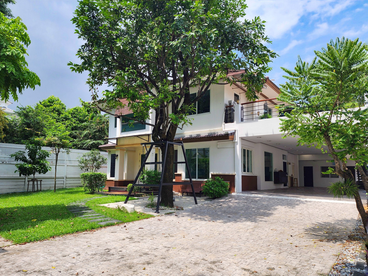 ให้เช่าบ้านลาดพร้าว เซ็นทรัลลาดพร้าว : ให้เช่าบ้านเดี่ยวหรู โครงการบ้านลาดพร้าว Exclusive and Residence