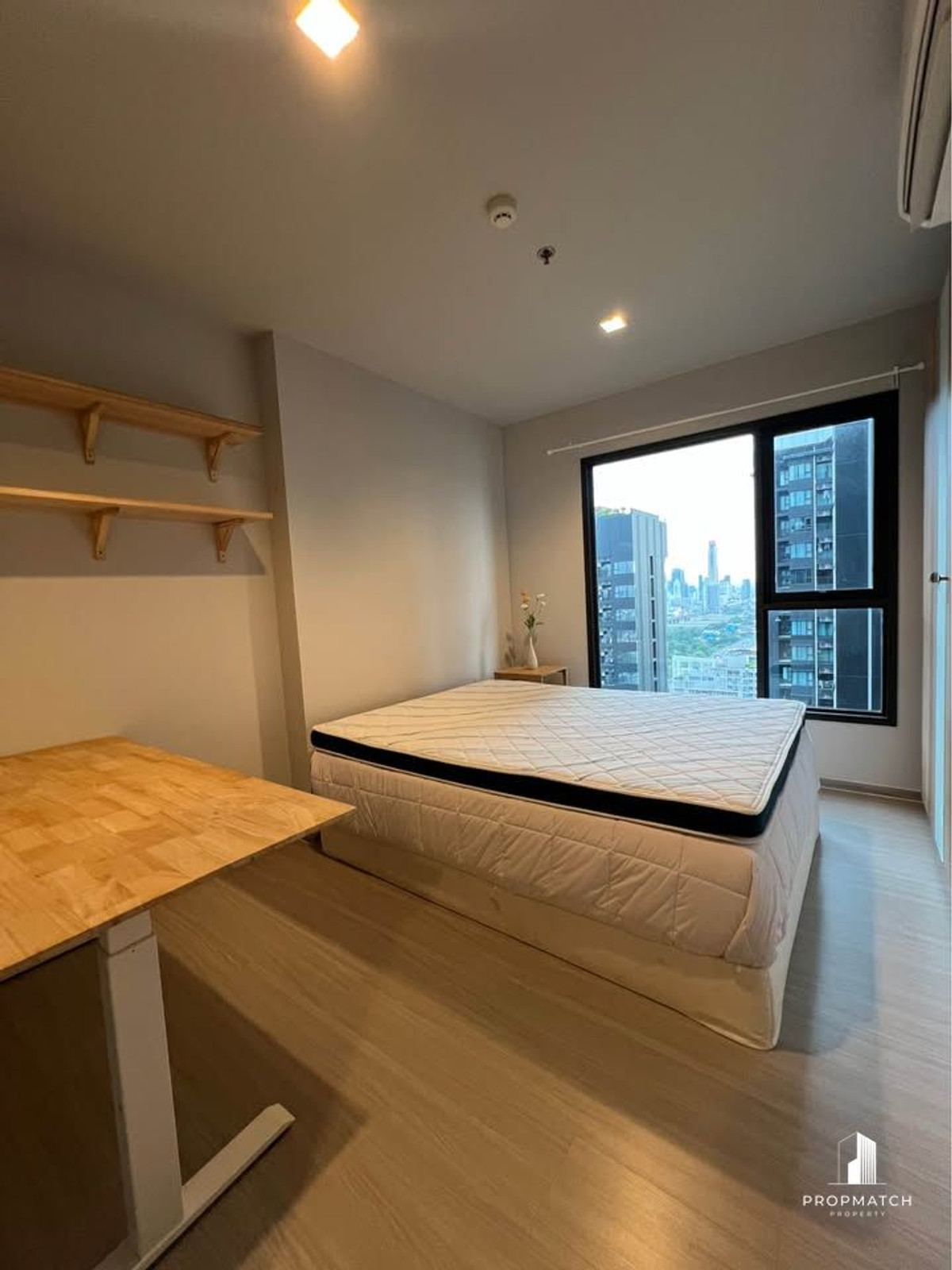 For RentCondoRama9, Petchburi, RCA : 💛Life Asoke-Rama 9 ready to move in, rent only 17,000, Building B, 13++ floor, 25 sq m., east side, garden corner. If interested, make an appointment to view. 064-6696546 Minnie, this number can be reached on Line.