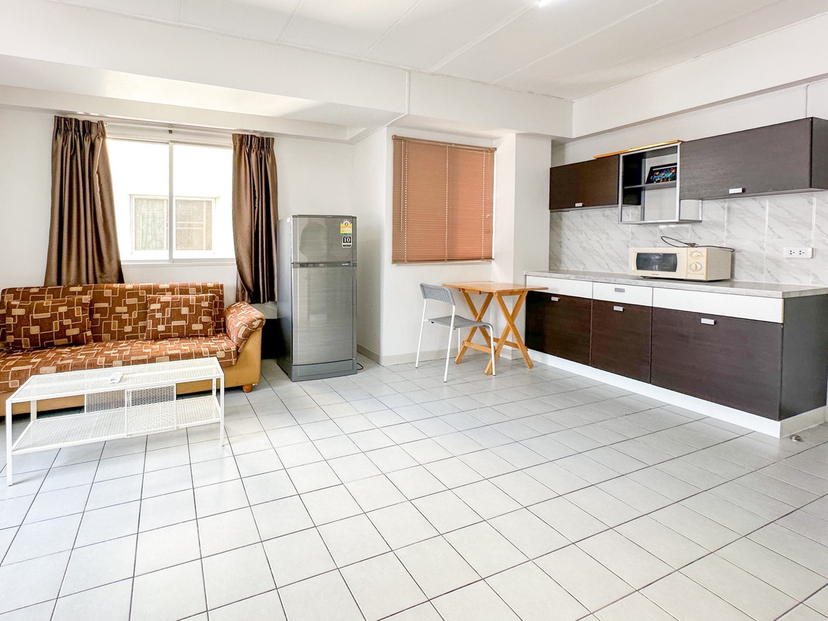 For SaleCondoBangna, Bearing, Lasalle : 🔥 Condo for sale, Lasalle Park, prime location near BTS Bearing! Spacious room, convenient travel, lots of places to eat.