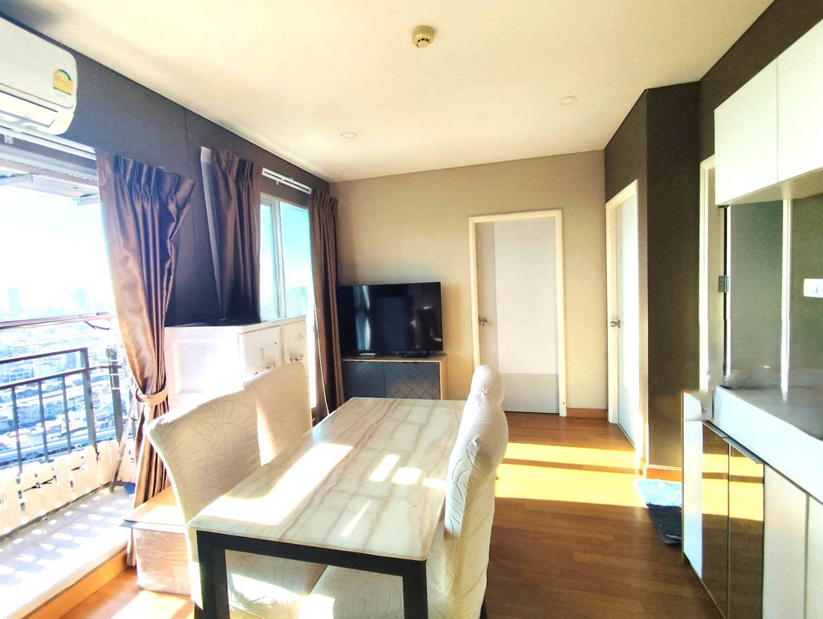 ขายคอนโดพระราม 3 สาธุประดิษฐ์ : 🏙️ ขายด่วน!! ลุมพินี เพลส รัชดา – สาธุ 2 ห้องนอน 1 ห้องน้ำ (ห้องมุม) 