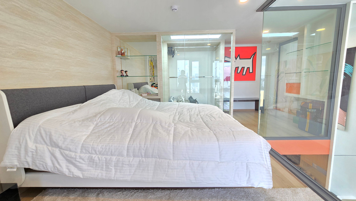 ขายคอนโดคลองเตย กล้วยน้ำไท : ขายด่วน! Life Rama4 Asoke Vertiplex ชั้น33 เพดานสูง 4.4 ม. | วิวสวนเบญจกิติ + สุขุมวิท | เฟอร์ฯแบรนด์หรูครบ พร้อม Art Pieces