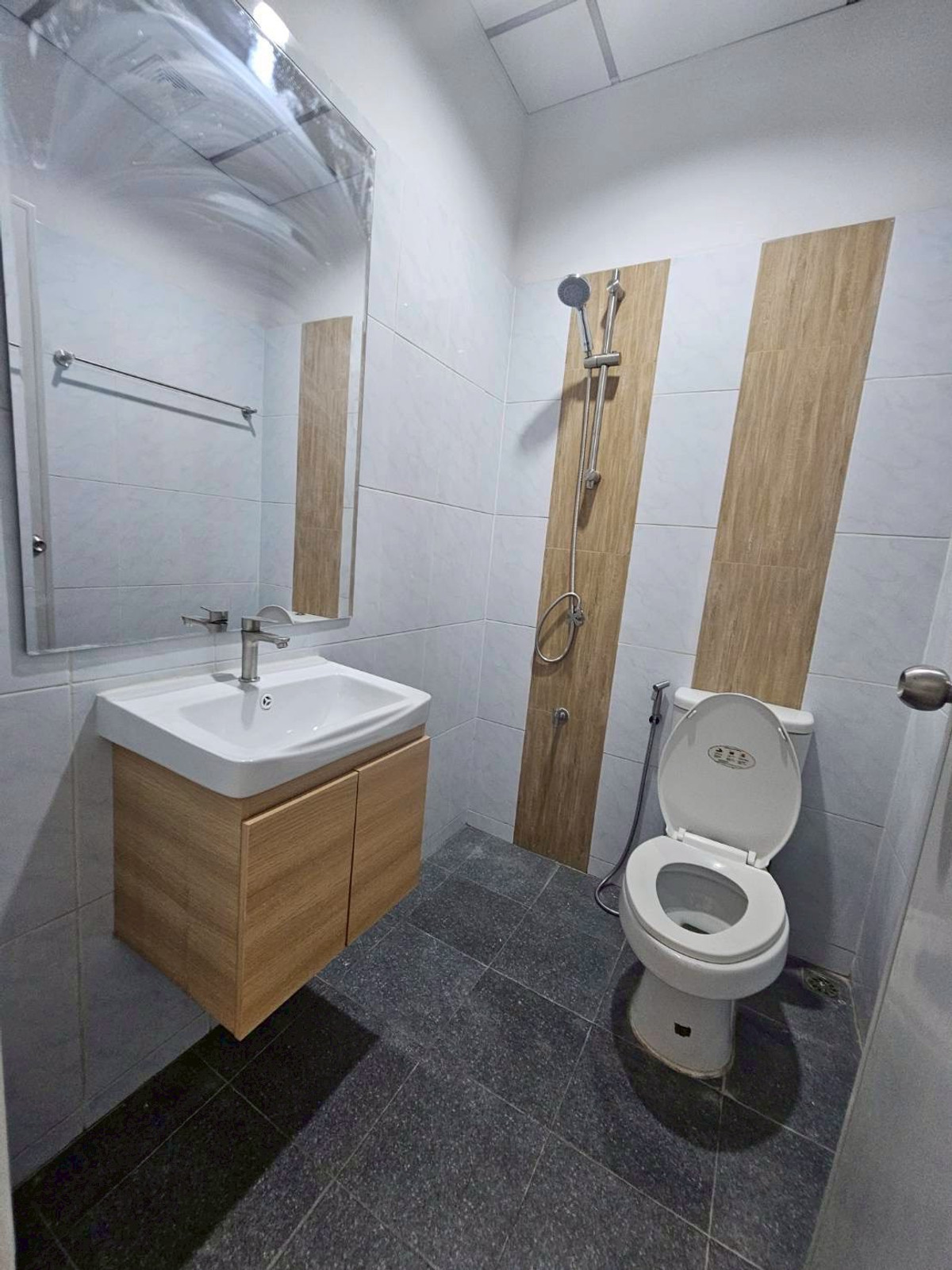 ขายทาวน์โฮมรามคำแหง หัวหมาก : ขายทาวน์เฮาส์ 2 ชั้น หมู่บ้านปรีชา 8 บ้านรีโนเวทใหม่พร้อมอยู่ ราคาดีมาก (N.1936)