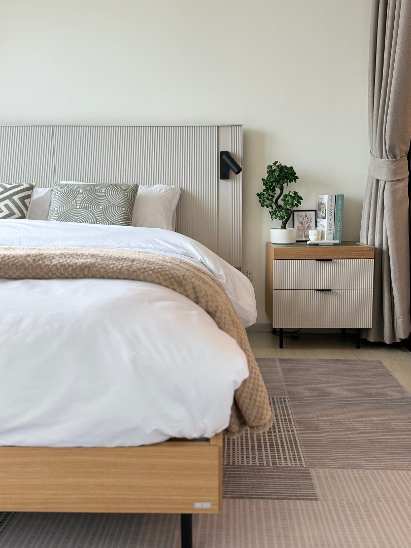 For RentCondoRama9, Petchburi, RCA : 🔥For Rent Now🔥 Life Asoke, East-facing, unobstructed view, quiet, no buildings blocking the view, fully furnished, ready to move in, near MRT Phetchaburi.