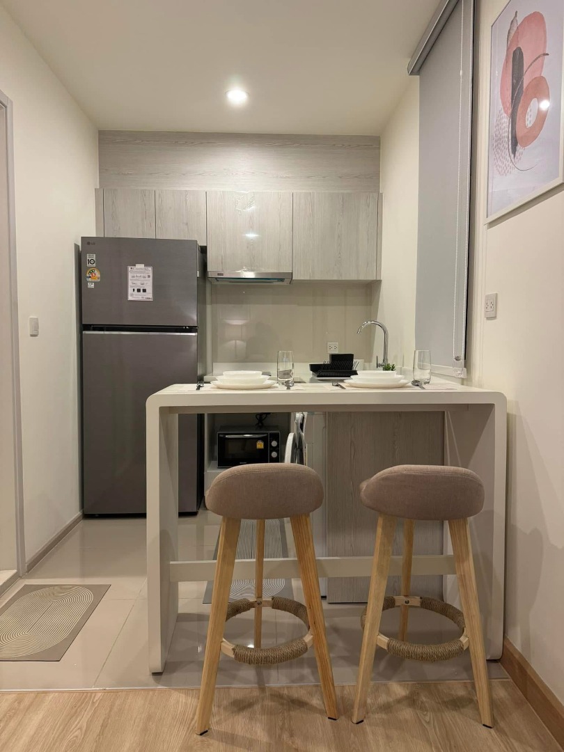 For RentCondoRama9, Petchburi, RCA : 🔥For Rent Now🔥 Life Asoke, East-facing, unobstructed view, quiet, no buildings blocking the view, fully furnished, ready to move in, near MRT Phetchaburi.